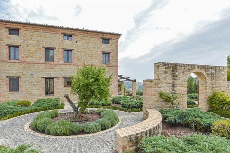 renovation projects le marche, marche property renovation, project management le marche, total project renovation management marche, marche holiday home renovation